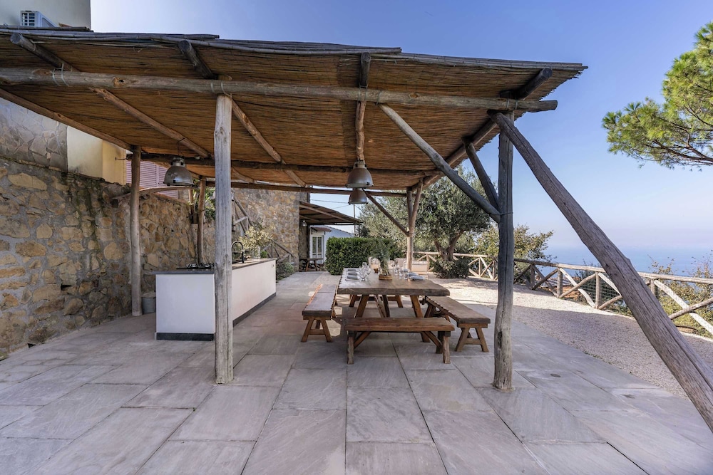 Giulia 3 Villa Apartment Shared Pool Sea Views