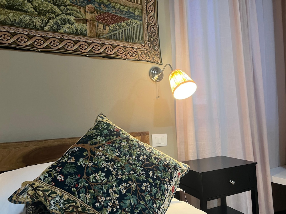 Laura 68 in Firenze With 2 Bedrooms and 2 Bathrooms