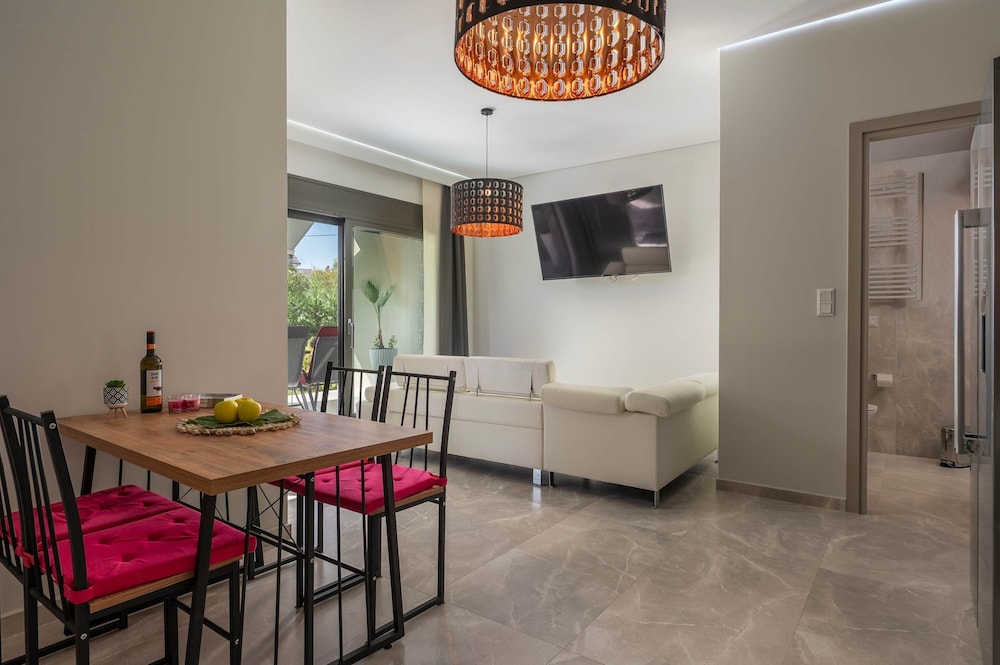 Luxury Olea Valley Apartment - Nikiti Poolside Gem