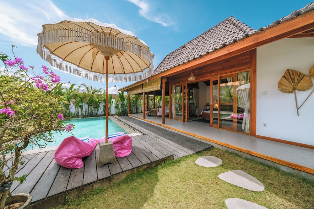 Villa Sejaki view 2