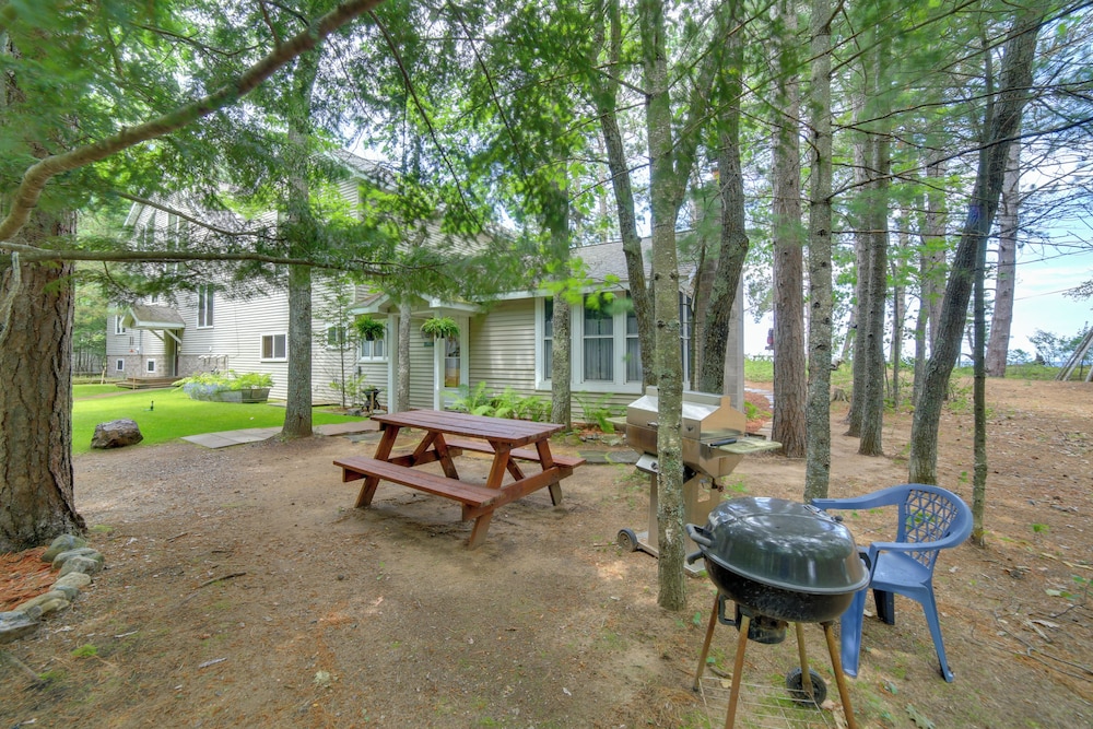 Private Sandy Beach: Lake Superior Group Retreat