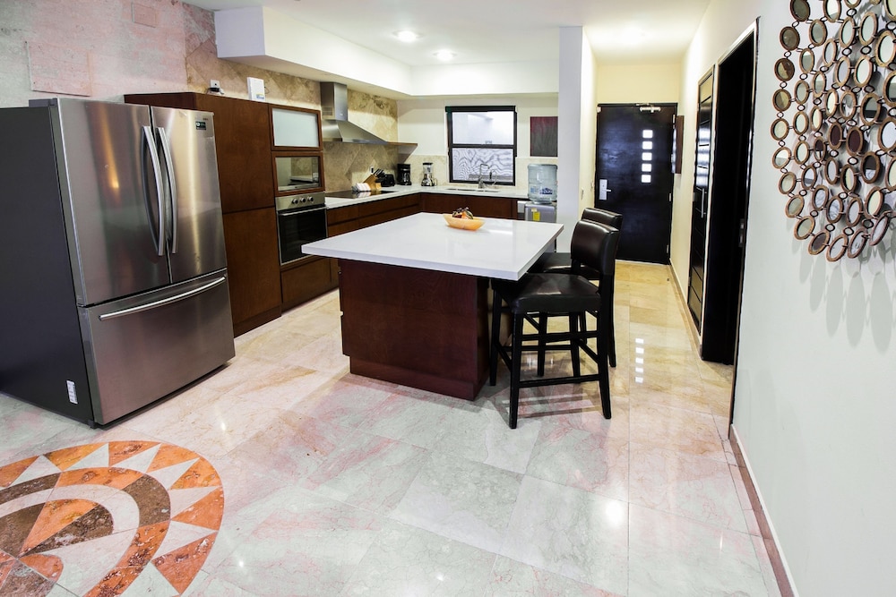 El Faro 302 Coral view 4