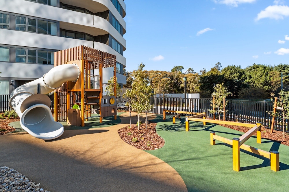 Apartment With Gym and Indoor Pool Access