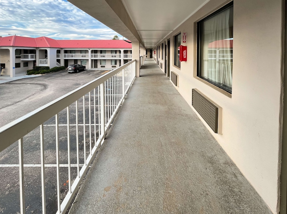 Motel 6 Abbeville, AL - Property Image 3