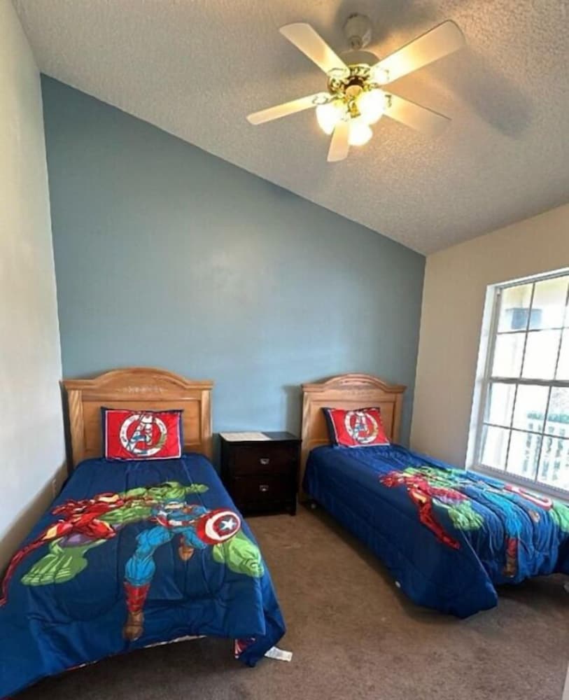 South Facing W/ Private Pool & Spa
