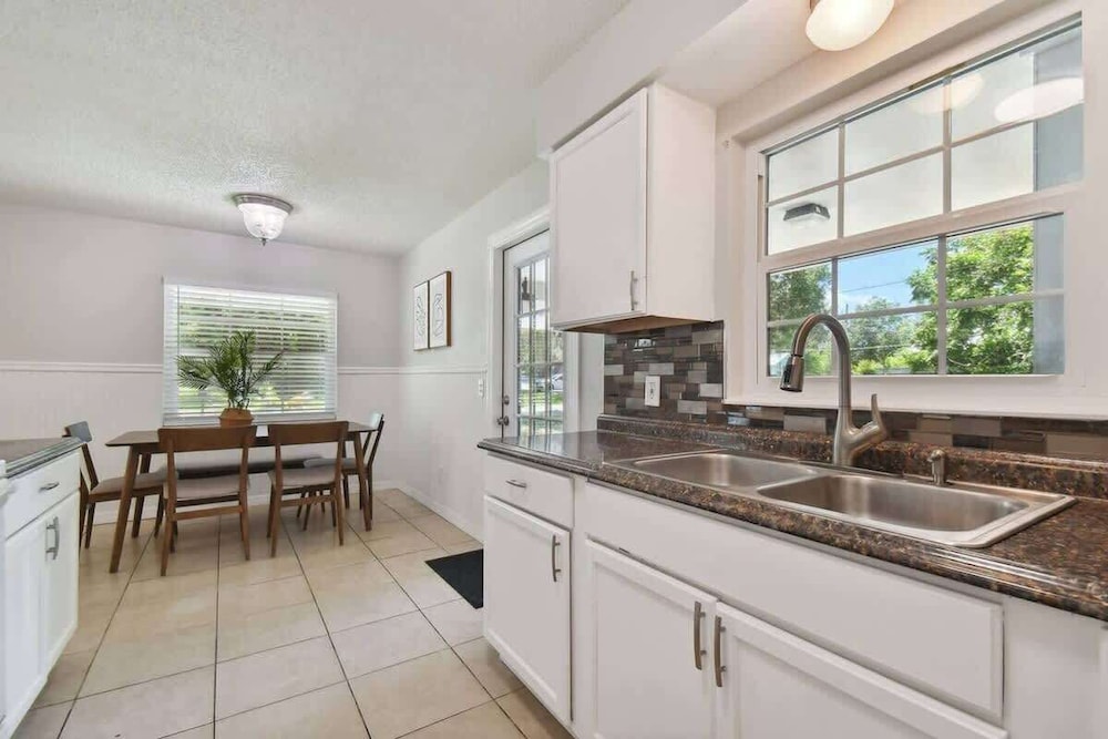 Comfortable Home in Dade City!