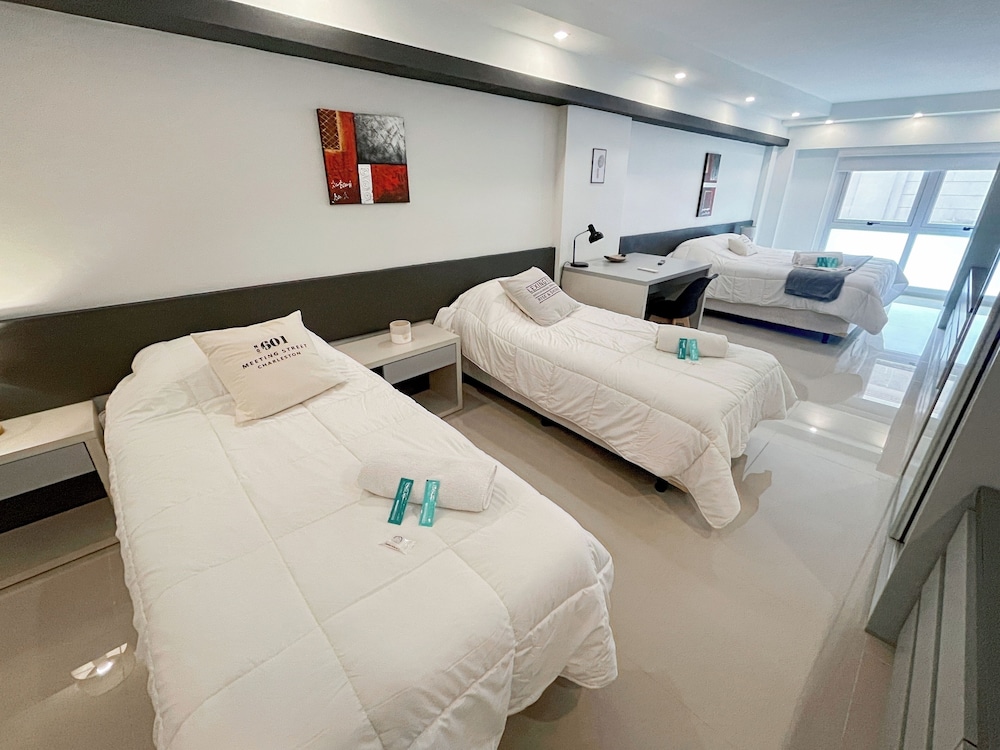 Ayres Suites Moreno