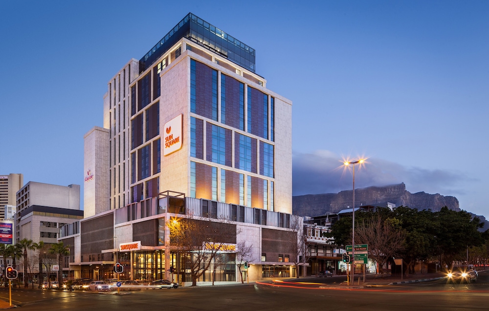 Hotel SunSquare Cape Town City Bowl - Image 1