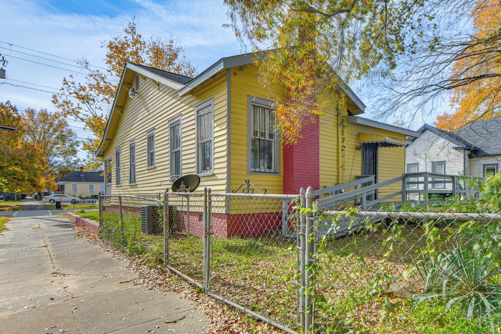 Walk to Riverfront Park: Updated Home in Columbus!