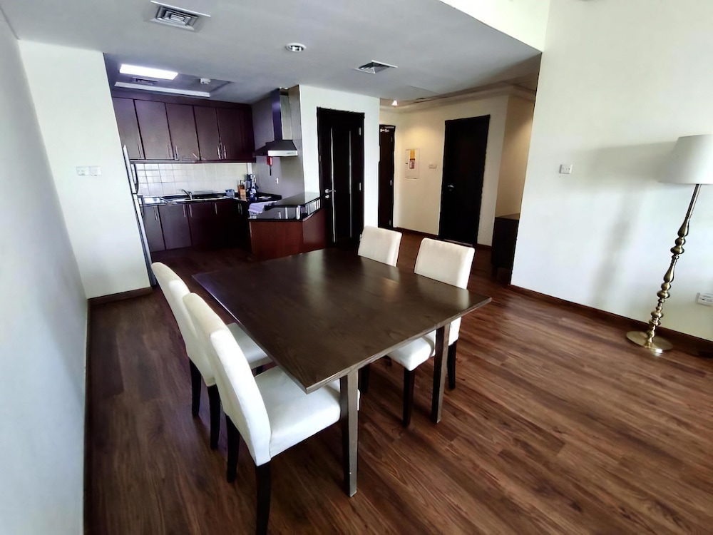 Lux BnB 1BD Discovery Gardens
