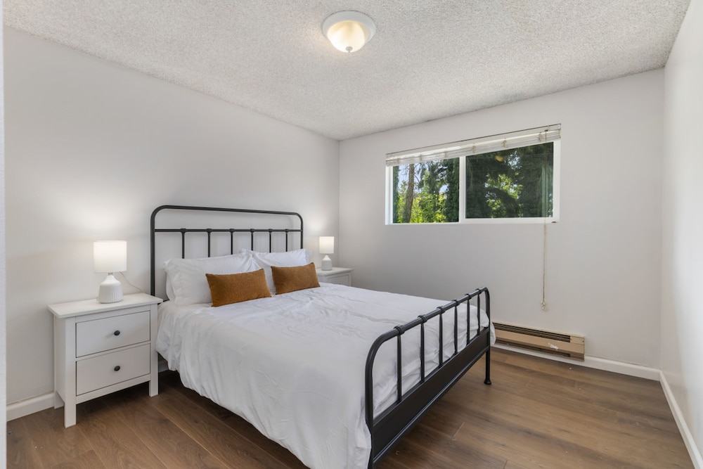Comfortable Townhouse in Ash Way Lynnwood