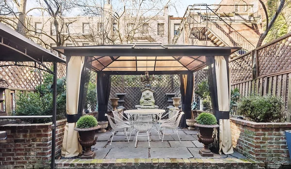 Gramercy Manor Triplex w Private Deck Garden