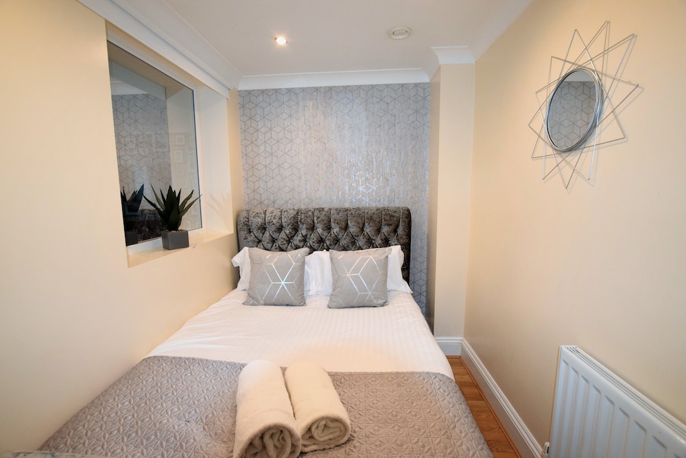 Meridian Place - yourapartment view 3