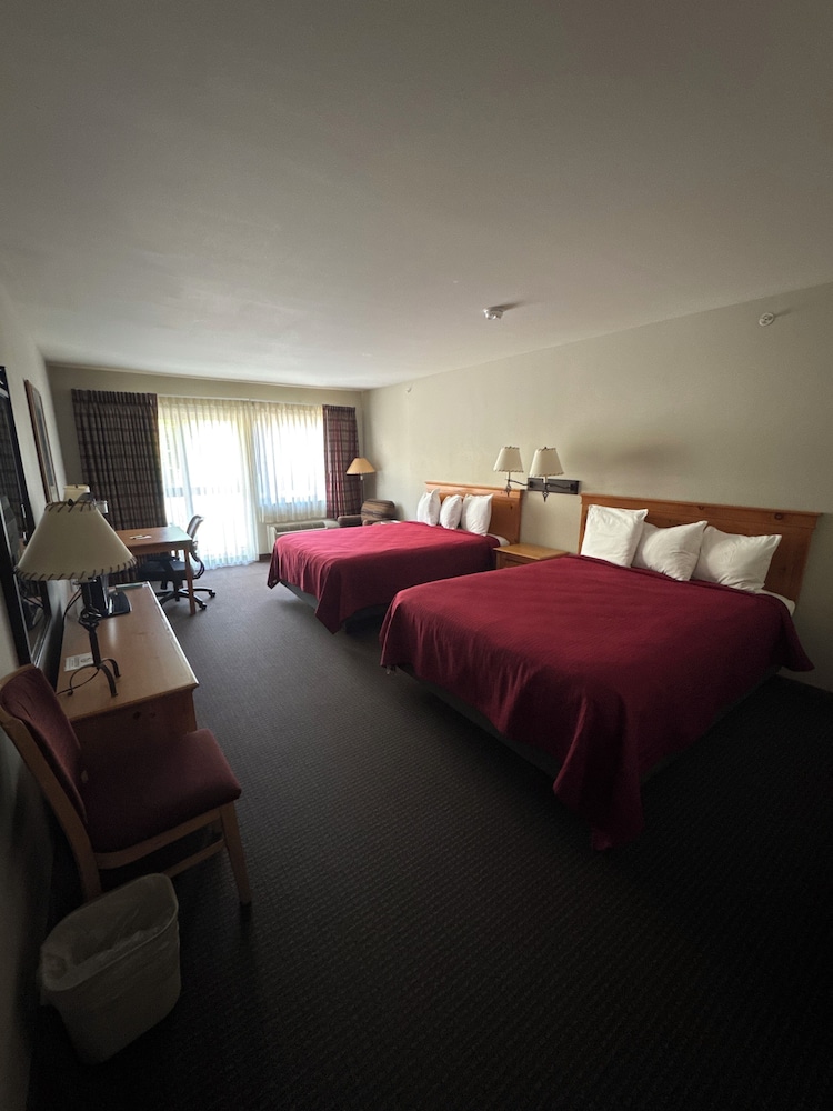Salmon Rapids Lodge