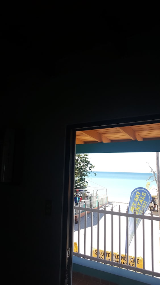 Luichy's Seaside Hotel
