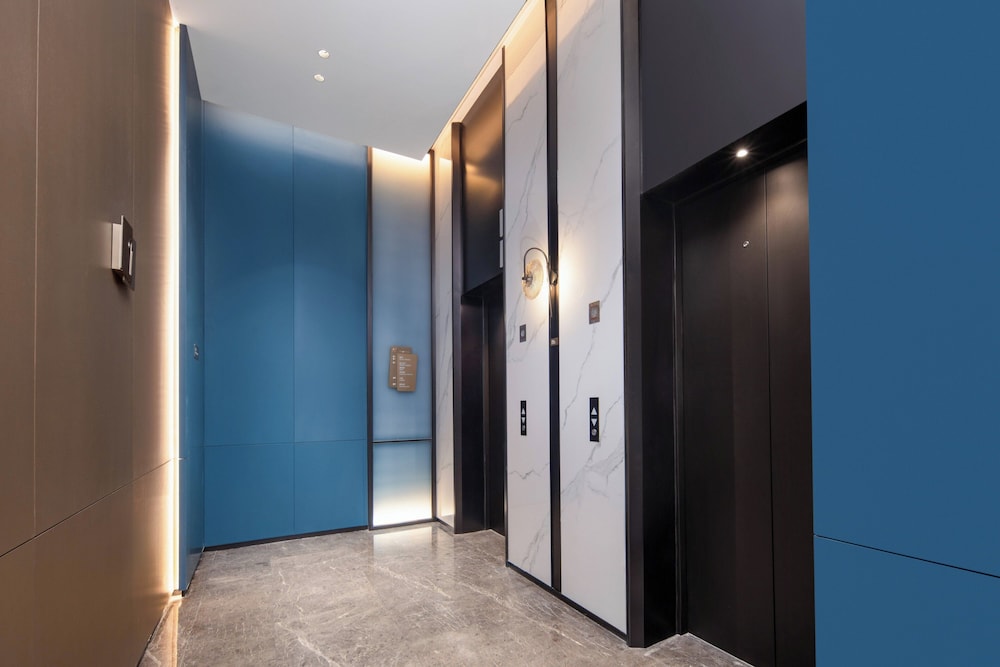 Holiday Inn Express Qingdao City Balcony by IHG