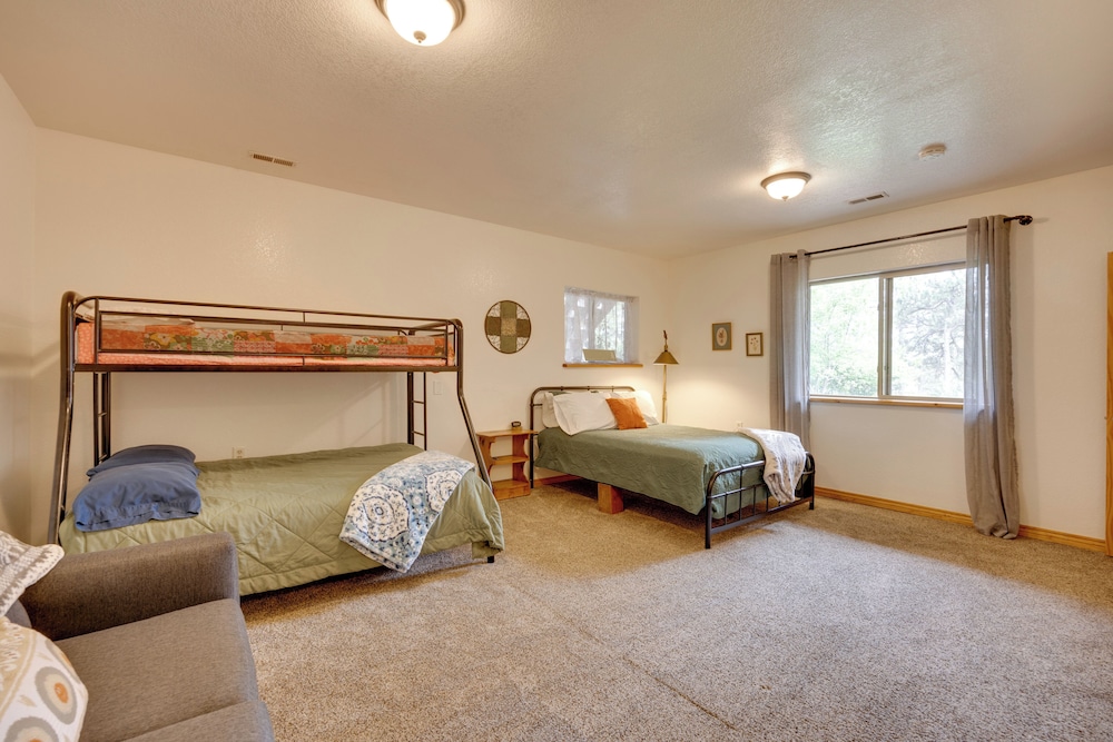 Peaceful Colorado Ranch Retreat w/ Deck & Acreage