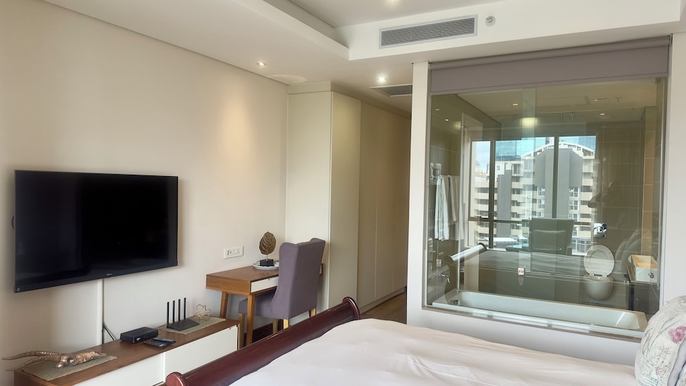 KMG Apartments at Sandton Skye
