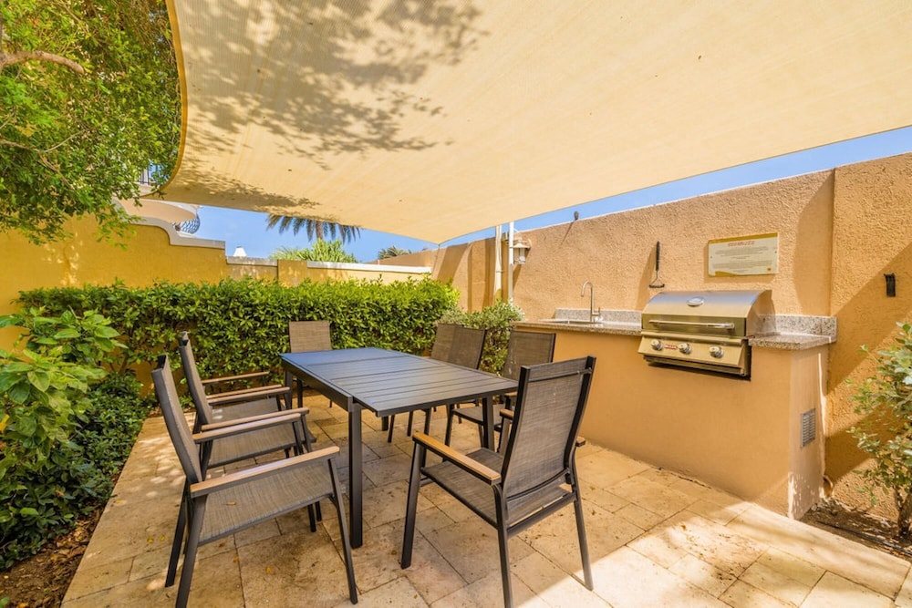 Gold Coast - 2br3ba Gated Community w Pools Gym