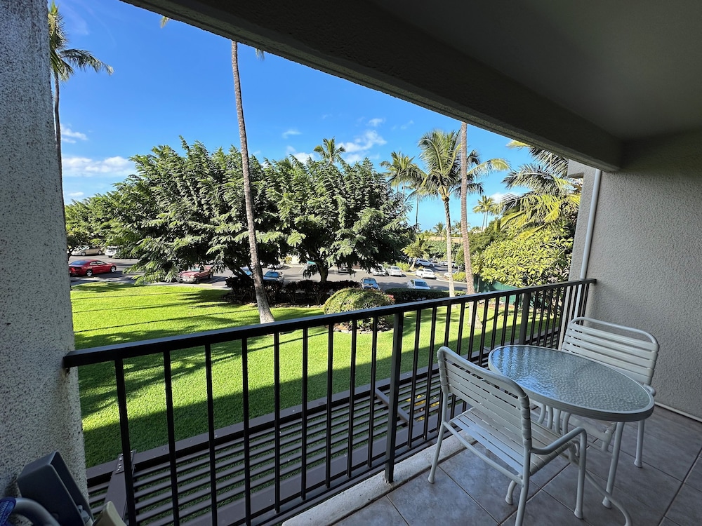 Kihei Akahi D-105 by Maui Rental Group