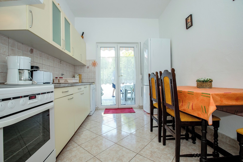 Rab Oasis Retreat - 3 Bedroom Apartment