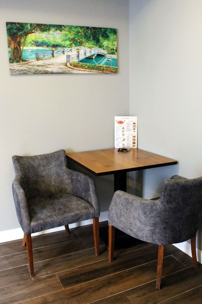 Big Life Otel - Image 10