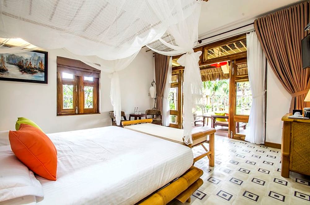 The Island Lodge