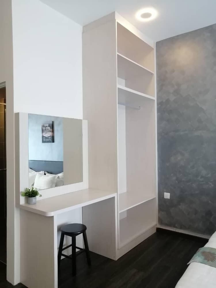 2 Bedroom Near Airport at Aeropod Sovo Studio photo 2