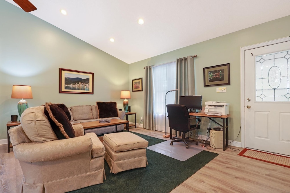 White Lane 3 Bedroom Home by RedAwning view 2