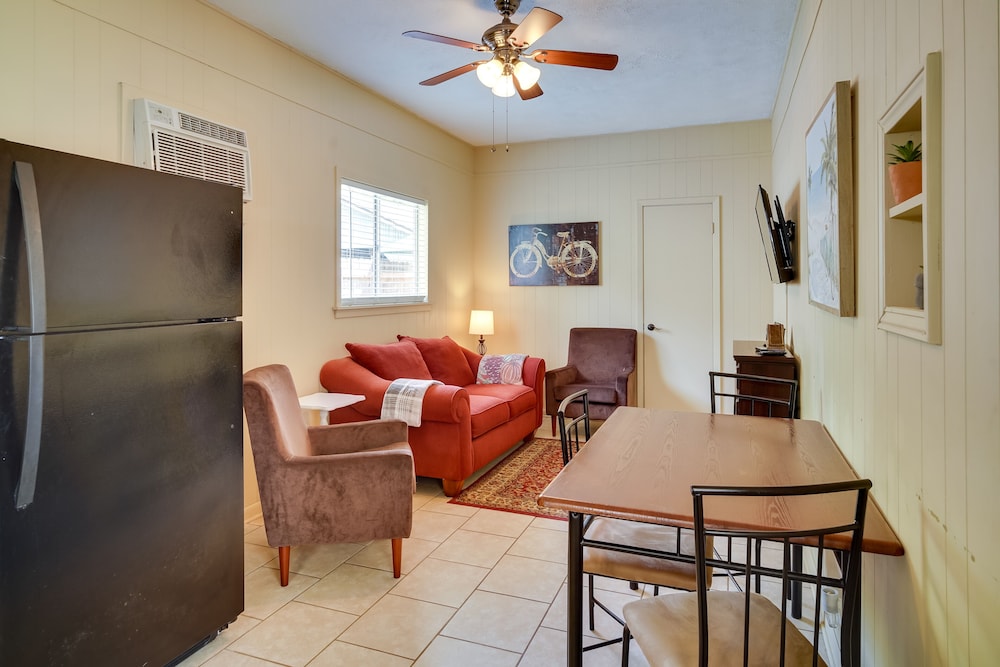 Lake Charles Vacation Rental w/ Private Patio! view 4
