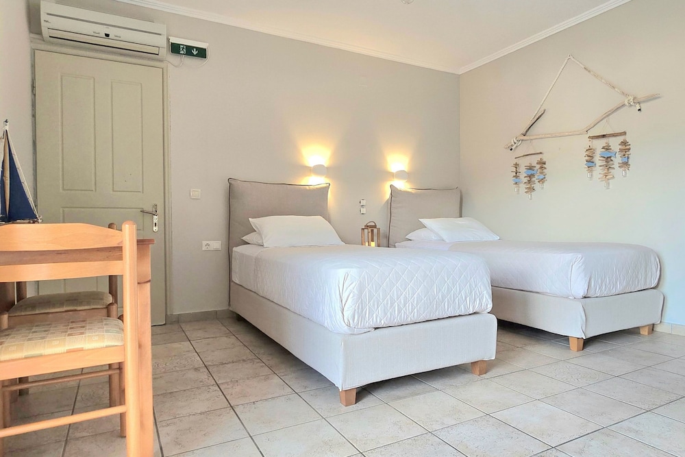 Corfu Apt in Gaios With 1 Bedrooms and 1 Bathrooms