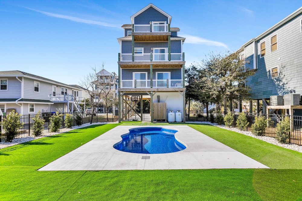 Across the Pond by Topsail Realty