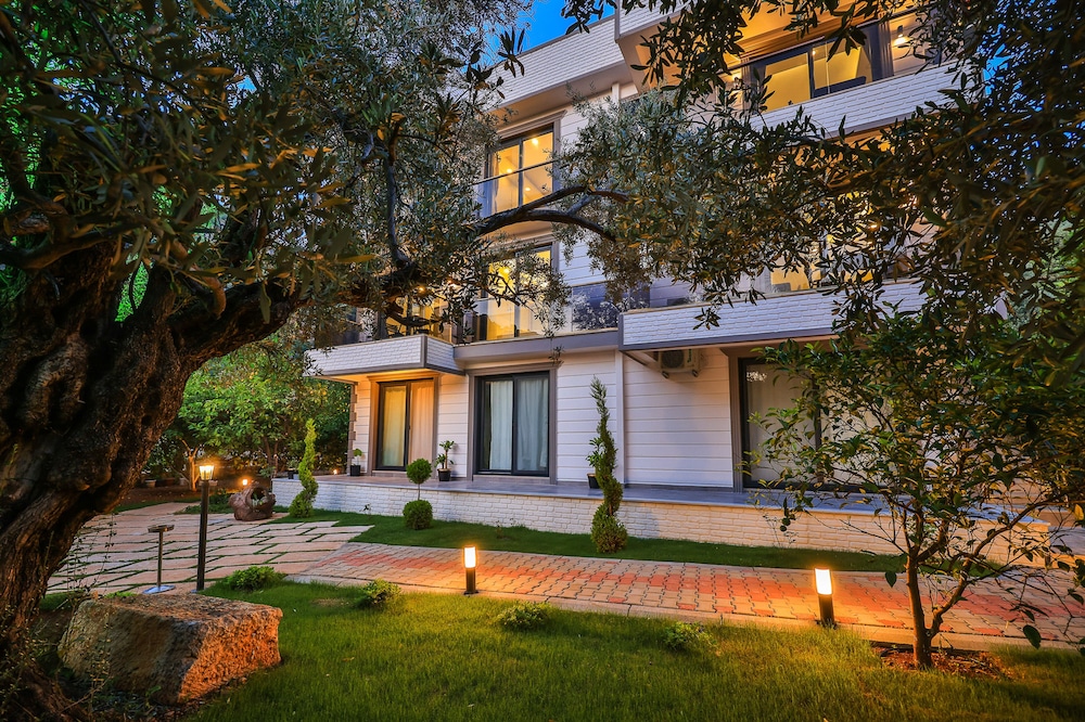 Harnup Apart - Image 24