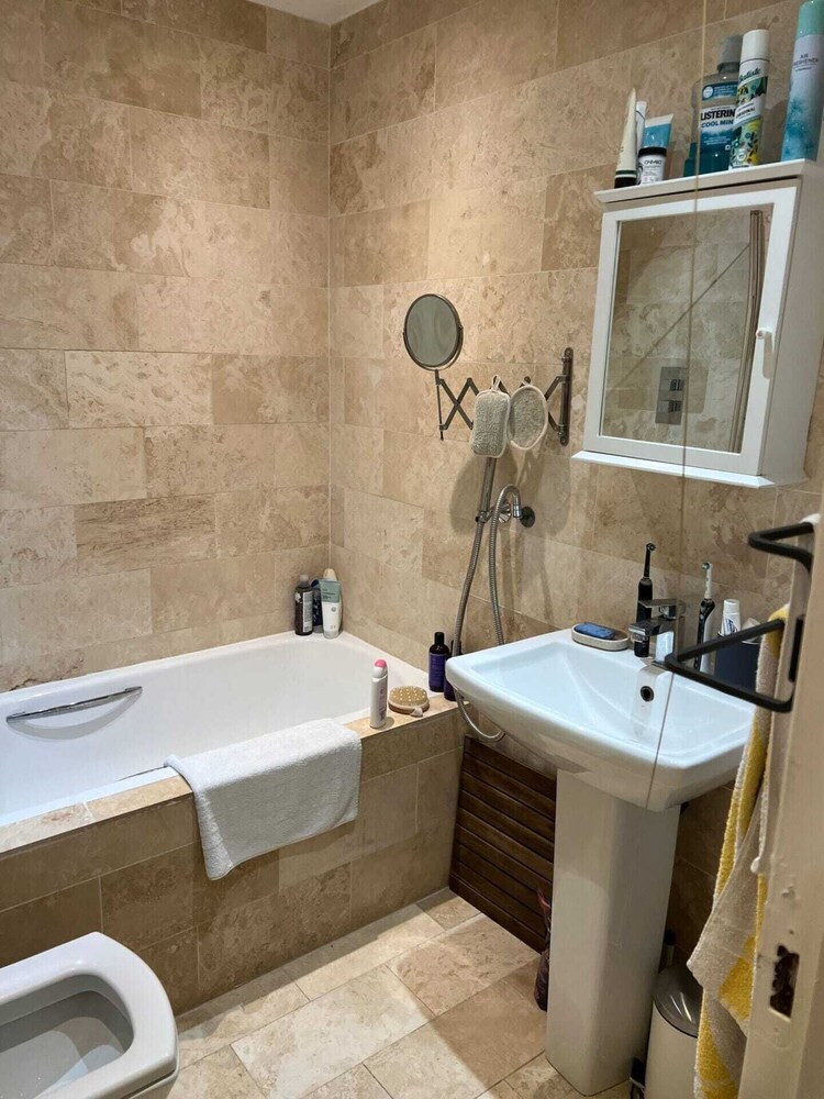 Tranquil 1 Bedroom Apartment With River View