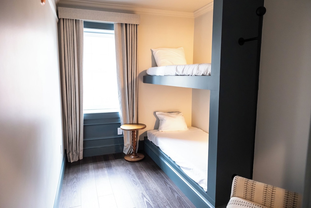 The Gas Lamp Hotel - 3BR Suite -Edison