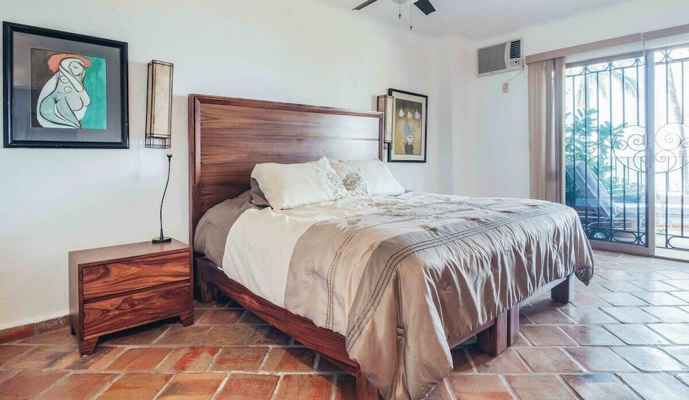 Ocean View 2Br Condo-balcony-beach-pool VDS 111
