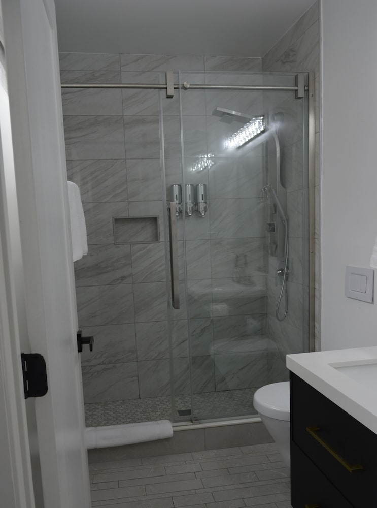 Dimond Abode Vacation Rental