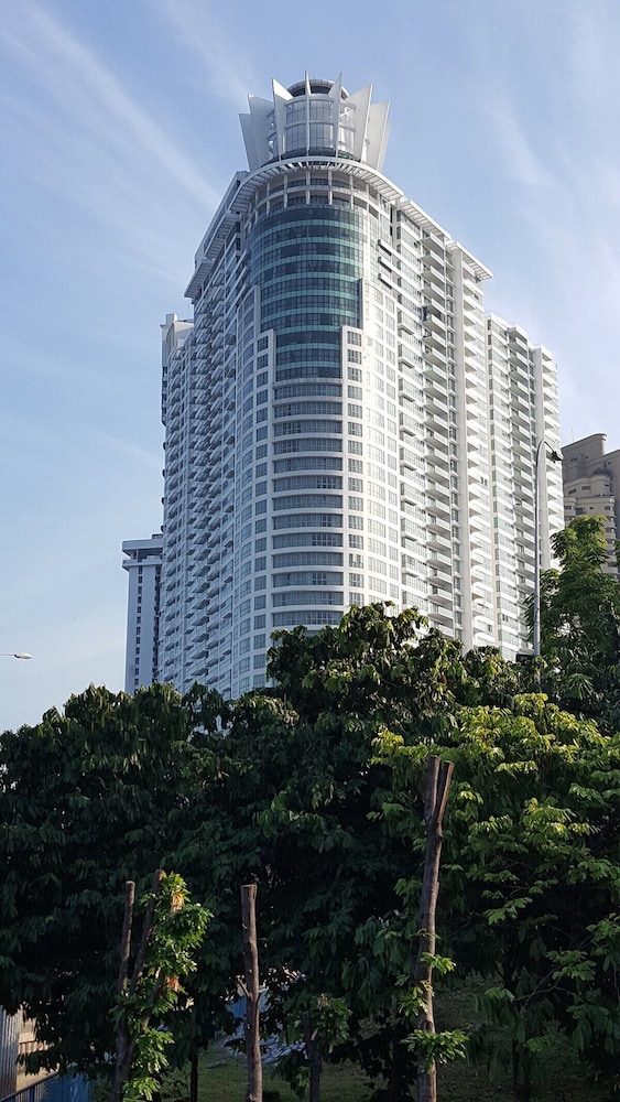 NaiBnB @ Regalia Residence