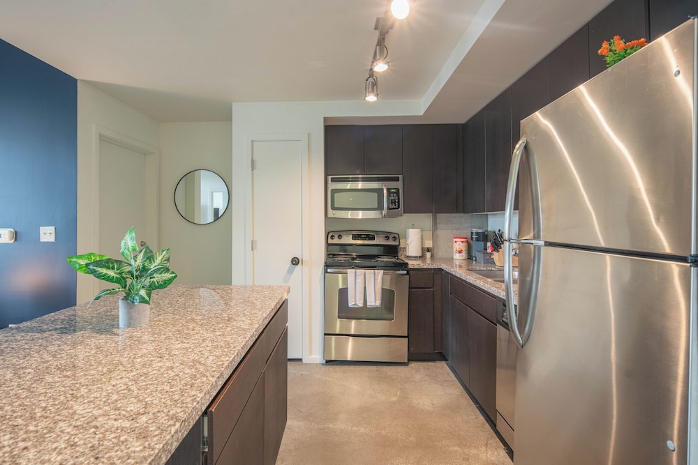 ROVE LIVING/KL - Roosevelt Point