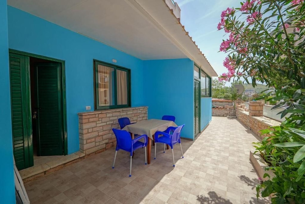 Vila Xhovani