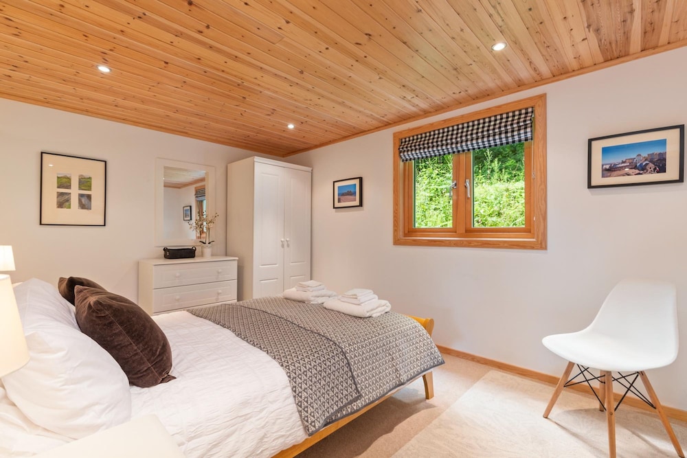 Lodge 5 Longbury - Luxury Lodge Woodland Views Restaurant and Spa Facilites