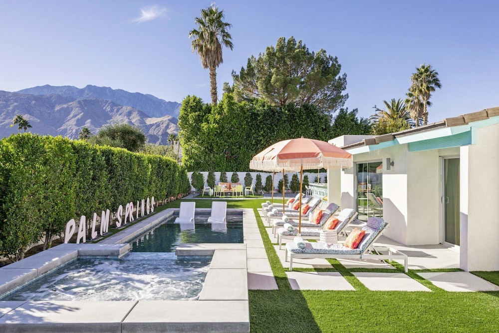 Caliente Oasis