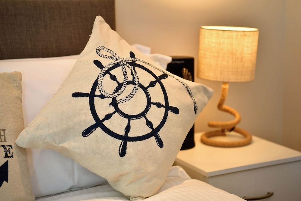 Just Stay Wales - Meridian Bay view 4