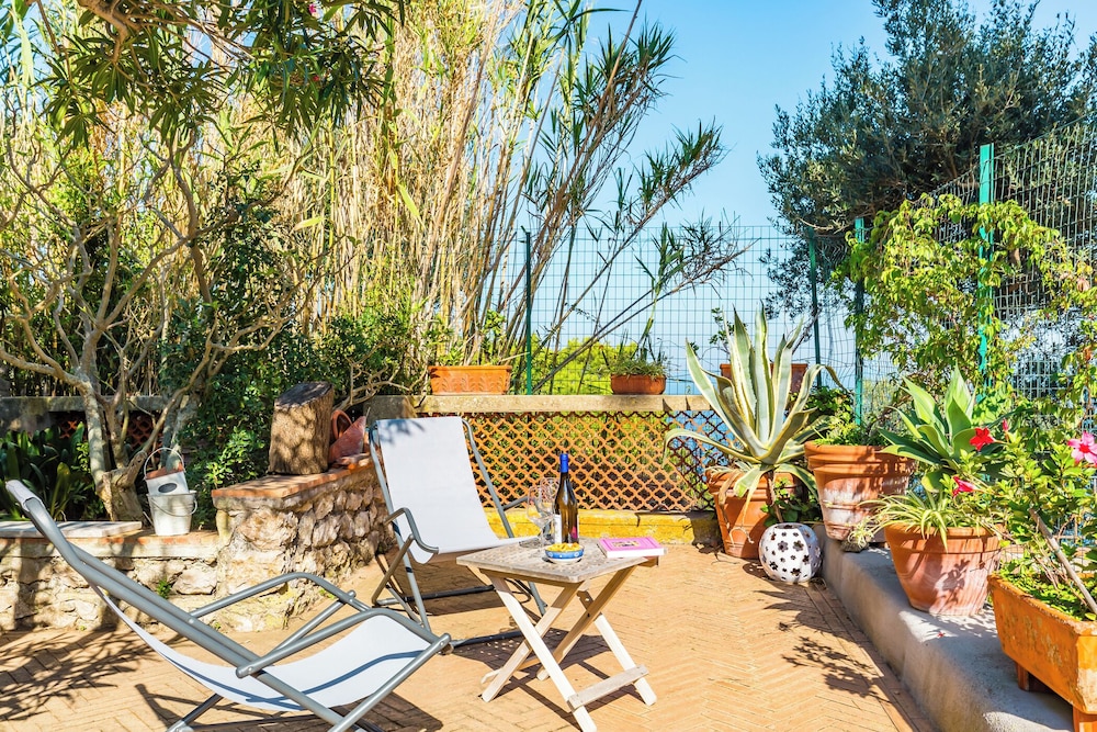 Capri Turquoise by Napoliapartments