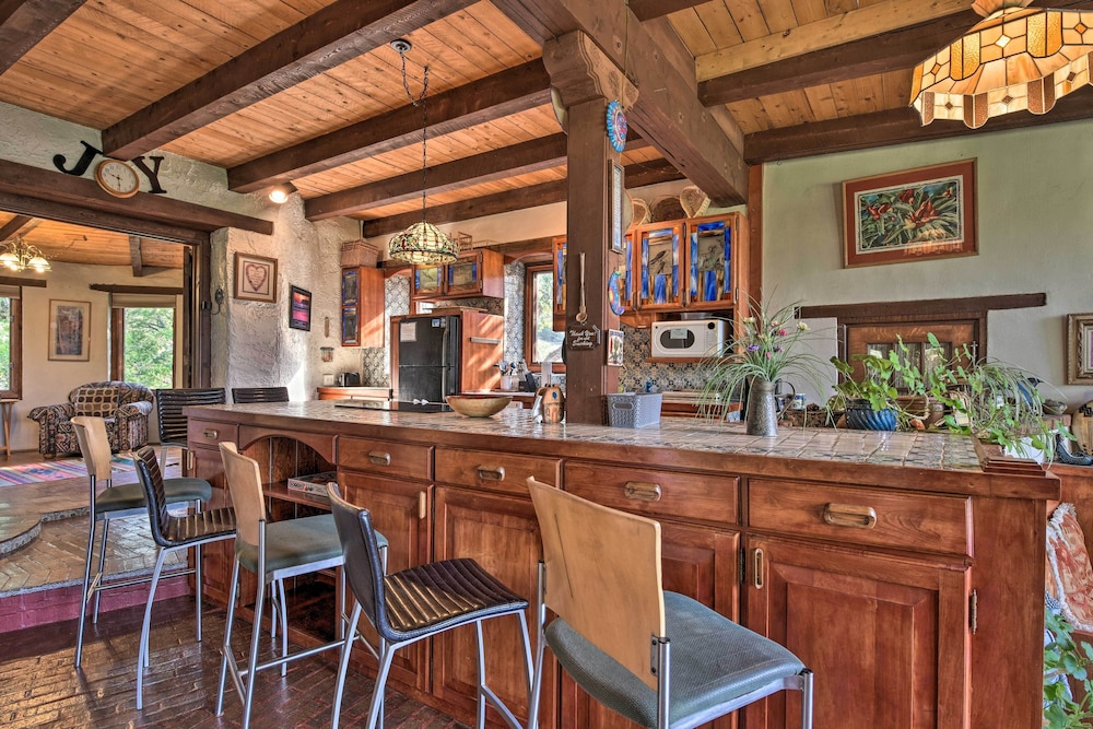 Riverheart Retreat - One-of-a-kind Villa! view 4
