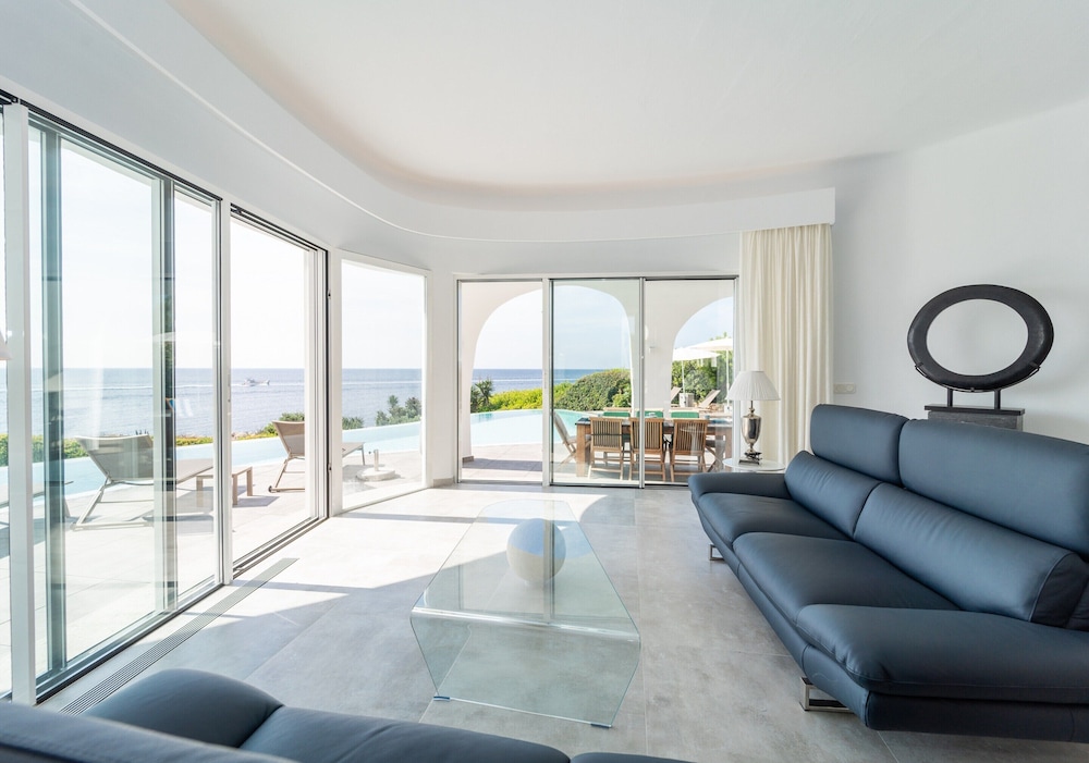 Villa Gaudina - Villa With Private Pool. Free Wifi