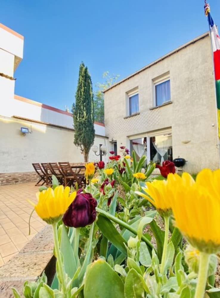 Reims Sherpa Guest House view 4