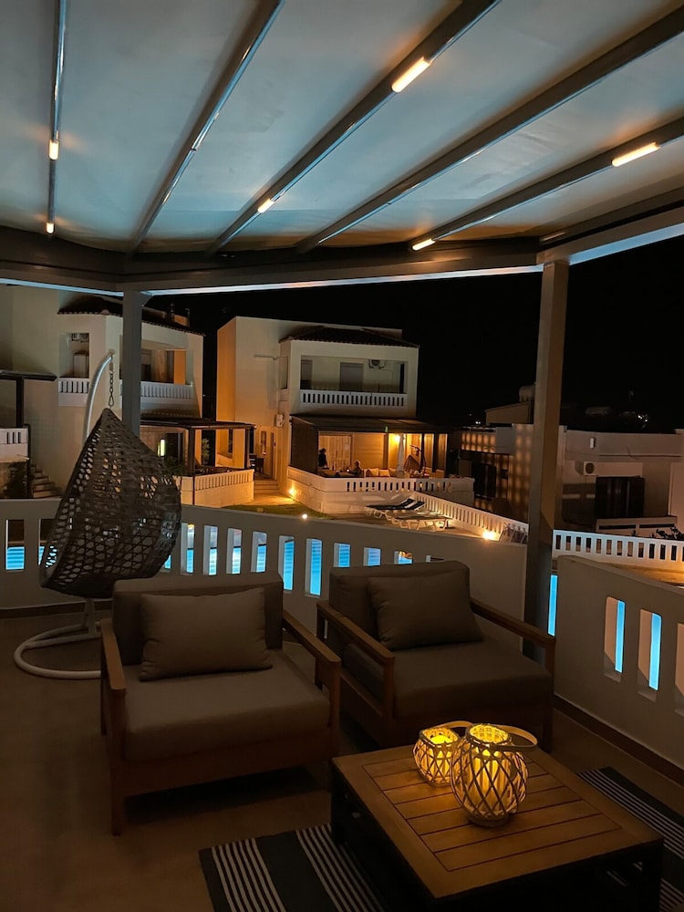 Villa Cook With Pool and Terraces With sea Views