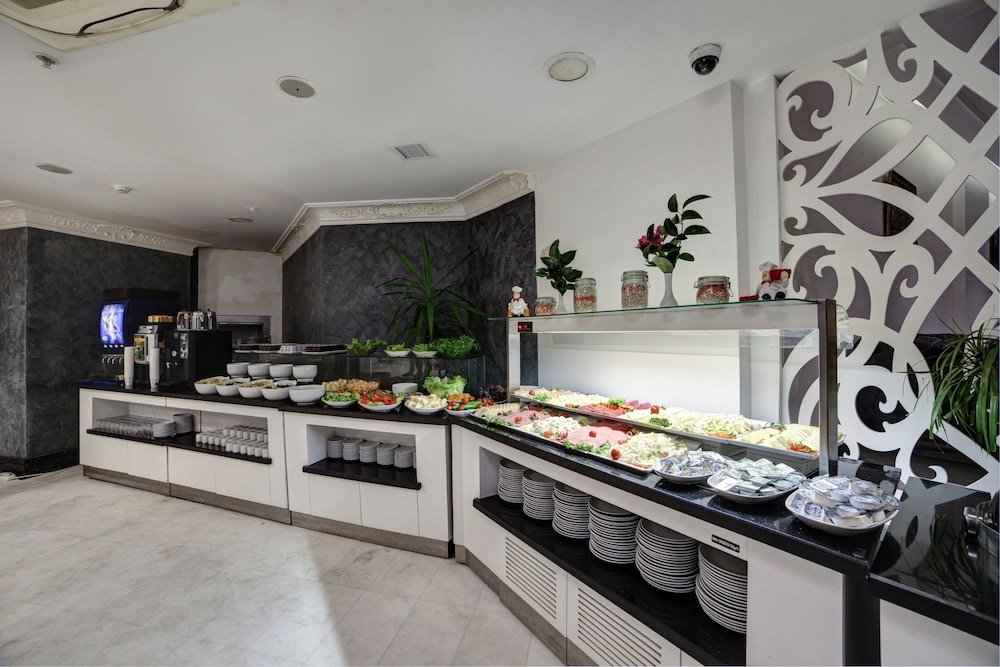 Beyaz Monarch Otel - Image 42
