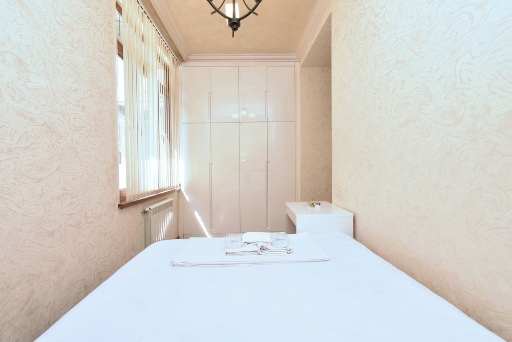 Apartment on Teryan 19